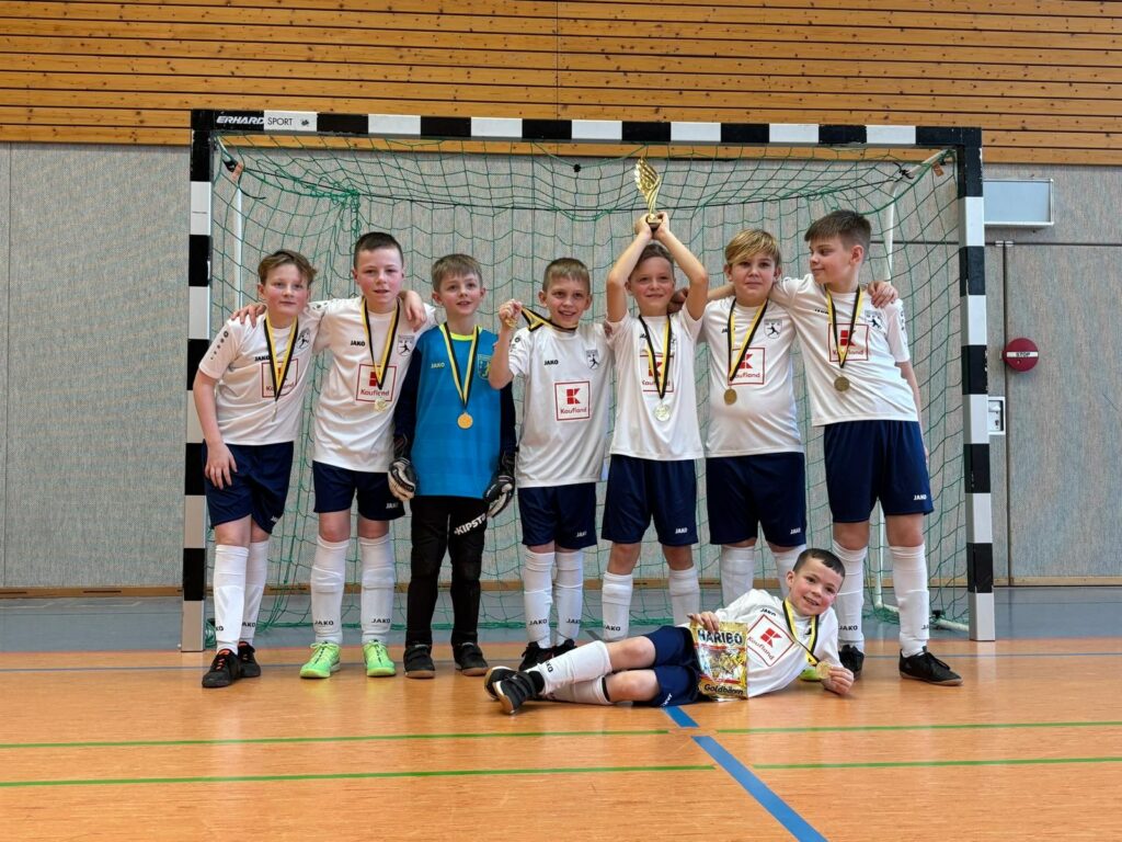 Hallenfußball · Februar 2025